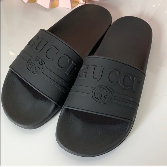 Gucci Shoes - Gucci Logo Rubber Slides 👣🌴